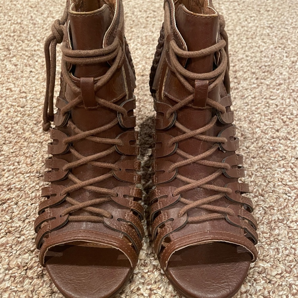 Not Rated Brown Women’s shoes, size 7!